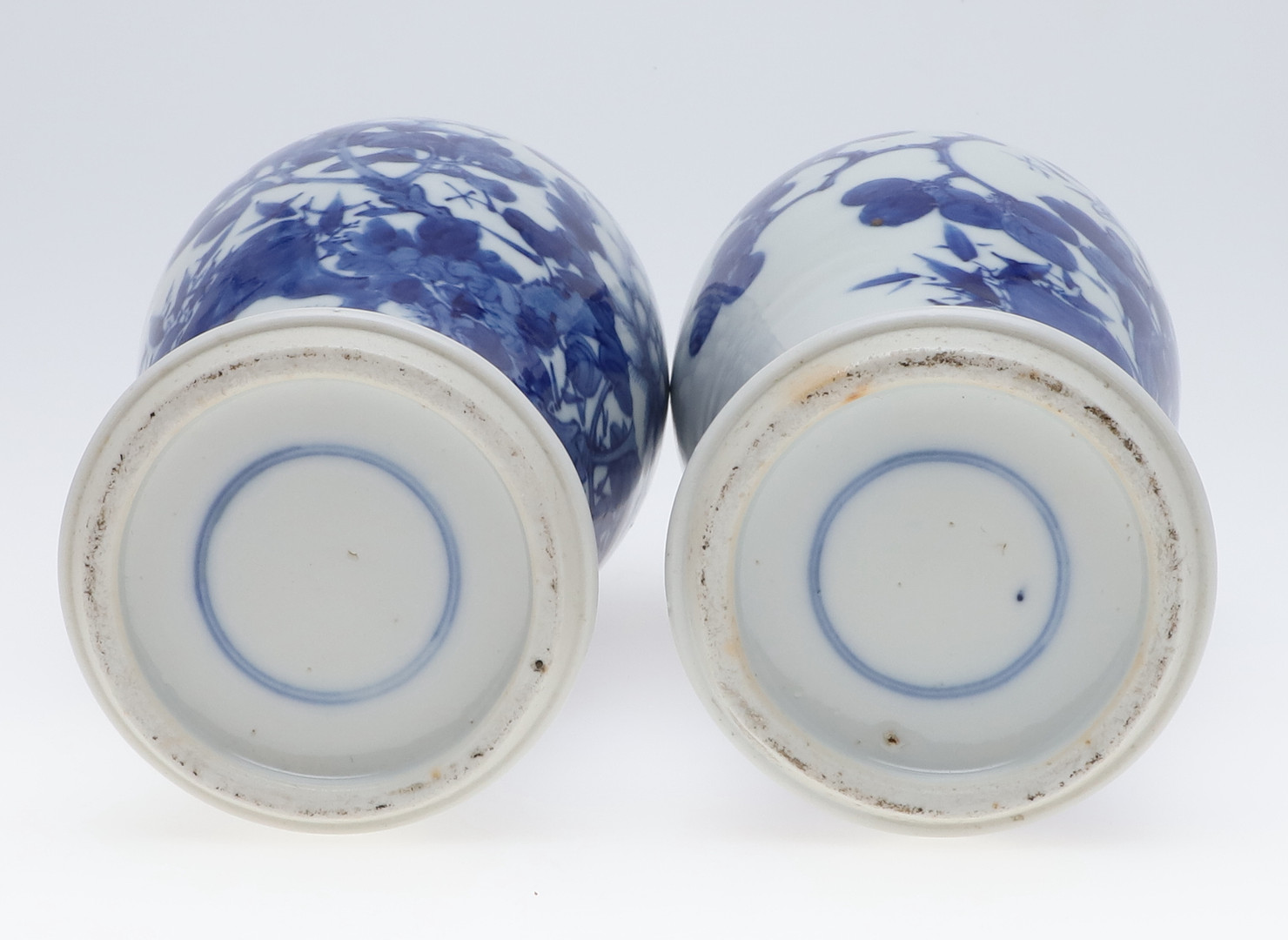 PAIR OF CHINESE BLUE & WHITE VASES & COVERS. - Image 10 of 12