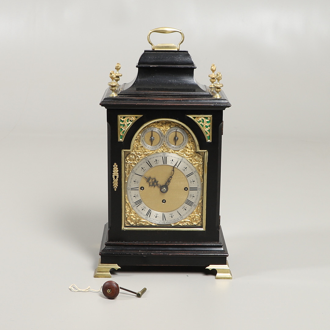 A MID 19TH CENTURY EBONISED BRACKET CLOCK. - Image 3 of 12