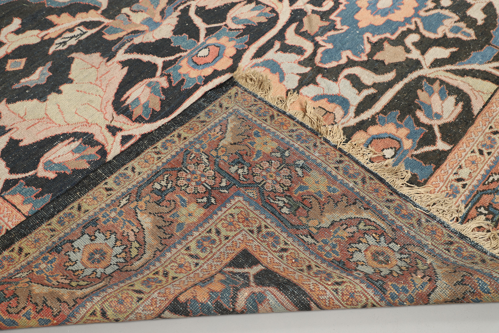A SULTANABAD CARPET, WEST IRAN, CIRCA 1930. - Image 7 of 9