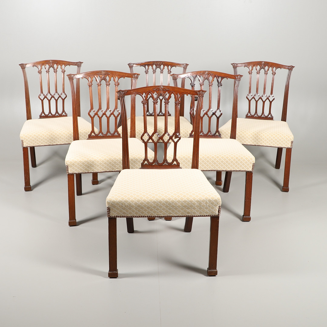 A SET OF SIX GEORGE III MAHOGANY DINING CHAIRS. - Image 3 of 11