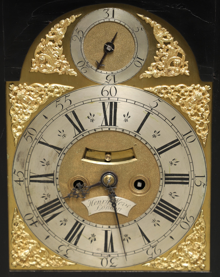 AN EARLY-MID 18TH CENTURY EBONISED BRACKET CLOCK. - Image 5 of 10