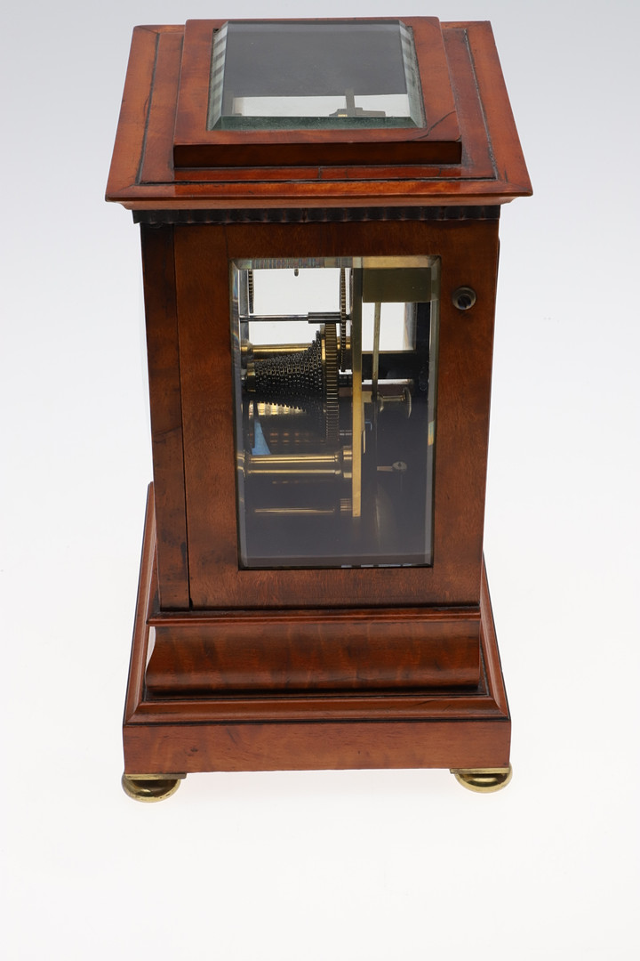 A 19TH CENTURY MAHOGANY MANTEL TIMEPIECE. - Image 9 of 10