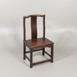 A 19TH CENTURY CHINESE HARDWOOD CHAIR.