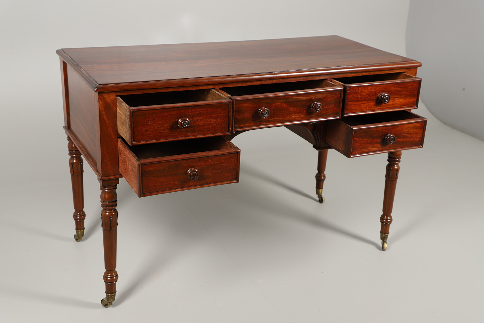 A WILLIAM IV MAHOGANY SIDE TABLE. - Image 4 of 8