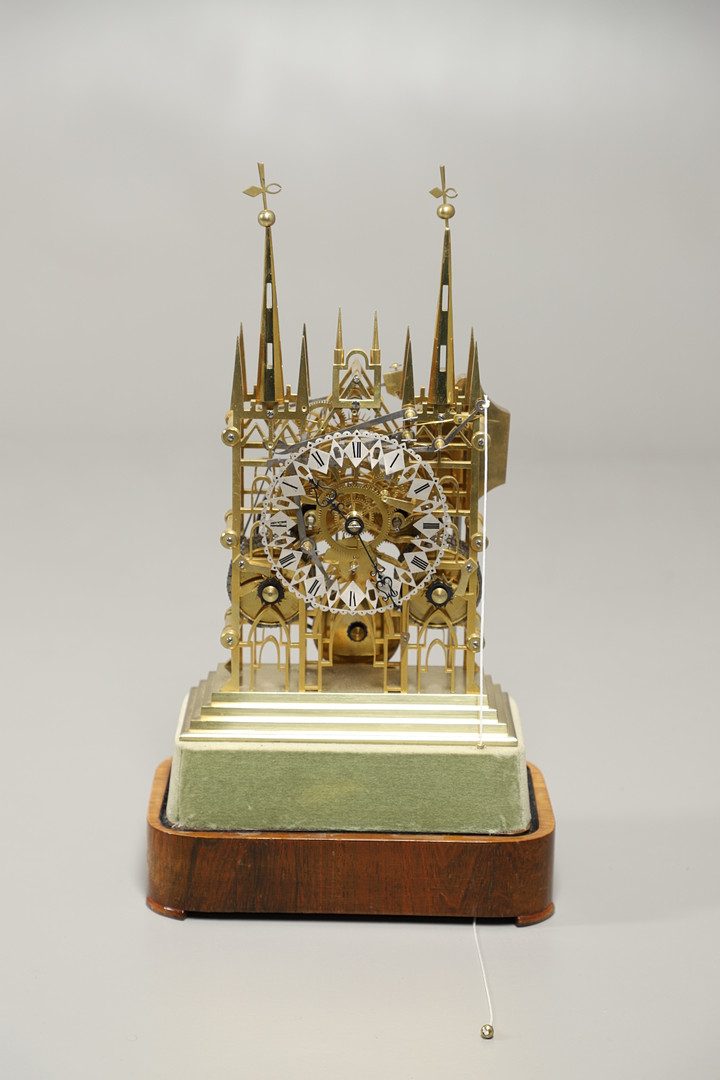 A LATE 19TH CENTURY BRASS CATHEDRAL SKELETON CLOCK. - Image 4 of 15