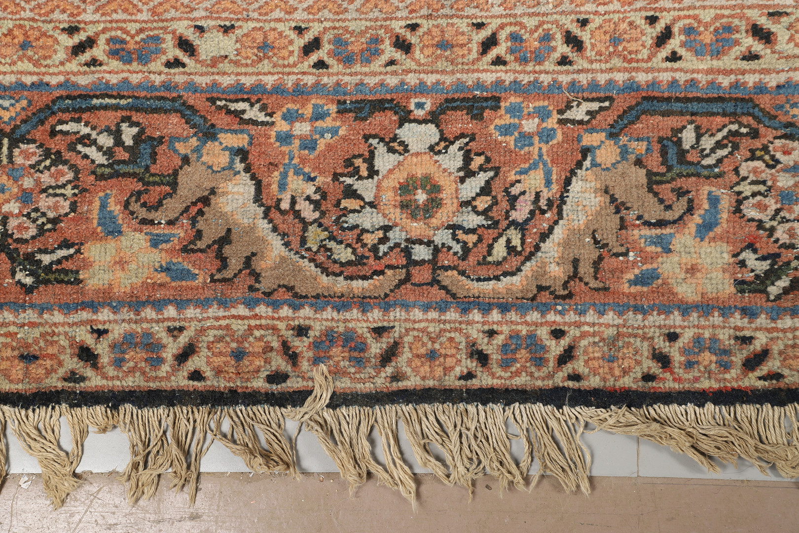 A SULTANABAD CARPET, WEST IRAN, CIRCA 1930. - Image 6 of 9