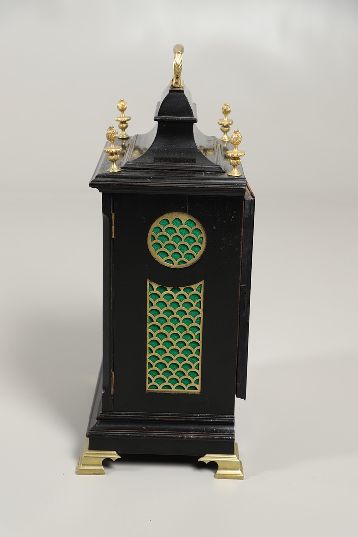 A MID 19TH CENTURY EBONISED BRACKET CLOCK. - Image 8 of 12