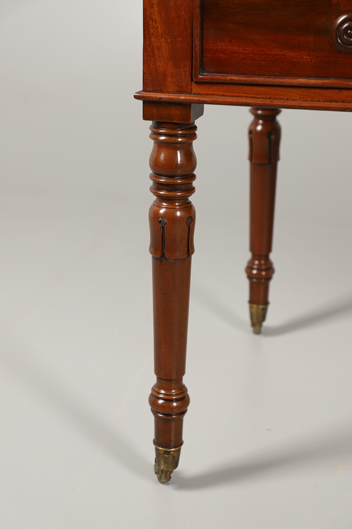 A WILLIAM IV MAHOGANY SIDE TABLE. - Image 7 of 8