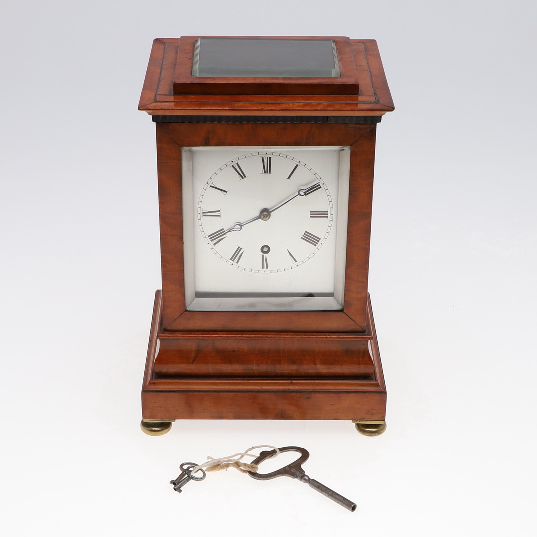 A 19TH CENTURY MAHOGANY MANTEL TIMEPIECE. - Image 2 of 10