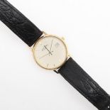 A GENTLEMAN'S 18CT GOLD WRISTWATCH BY ROTARY.