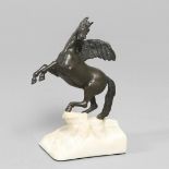 AN EARLY 20TH CENTURY BRONZE OF PEGASUS.