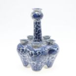 CHINESE 19THC BLUE & WHITE TULIP VASE.