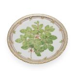 ROYAL COPENHAGEN - FLORA DANICA DISH.