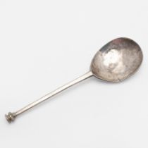 AN ELIZABETH I SEAL TOP SPOON.