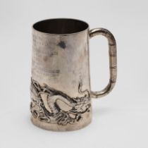 A LATE 19TH/ EARLY 20TH CENTURY CHINESE MUG.