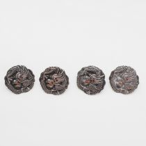 A SET OF FOUR LATE 19TH/ EARLY 20TH CENTURY CHINESE BUTTONS.