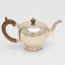 A 20TH CENTURY "BULLET" TEAPOT.