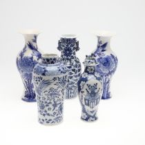 19THC CHINESE BLUE & WHITE VASE & OTHER VASES.