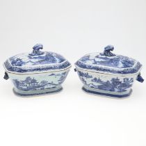 PAIR OF CHINESE EXPORT TUREENS & COVERS.