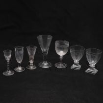 PAIR OF ANTIQUE GLASS RUMMERS & OTHER GLASSES.