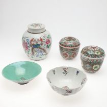 19THC CHINESE LIDDED JAR & OTHER CHINESE CERAMICS.