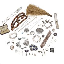 A LARGE QUANTITY OF JEWELLERY AND COSTUME JEWELLERY.