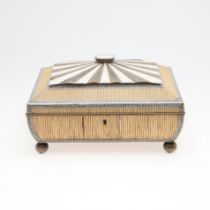 A 19TH CENTURY ANGLO-INDIAN PORCUPINE QUILL WORK BOX.