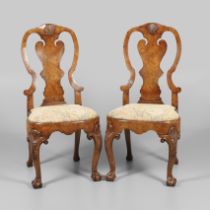 A PAIR OF GEORGE I STYLE WALNUT DINING CHAIRS.