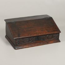 A 17TH CENTURY OAK BIBLE BOX.