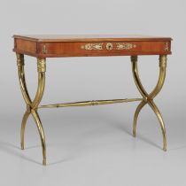 A FRENCH EMPIRE STYLE MAHOGANY AND BRASS SIDE/WRITING TABLE, CIRCA 1900.