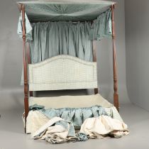 A 20TH CENTURY MAHOGANY FOUR POSTER TESTER BED.