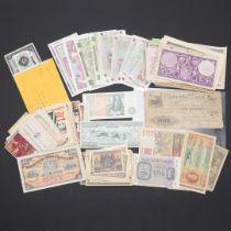 A MIXED COLLECTION OF BANKNOTES TO INCLUDE BRITISH ARMED FORCES NOTES AND MANY OTHERS.