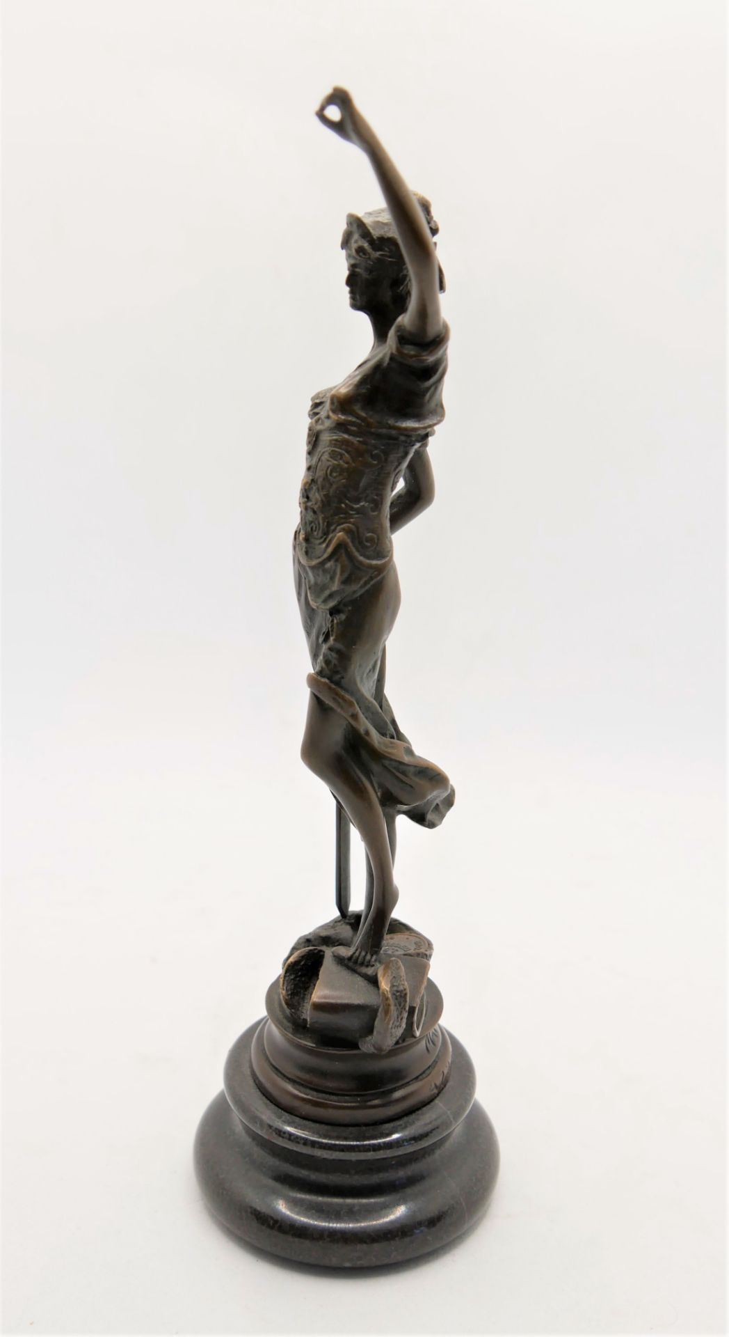 Bronze Figur " Justizia ", Waage fehlend, gemarkt Mayer, ca. 24 cm hoch. - Image 2 of 5