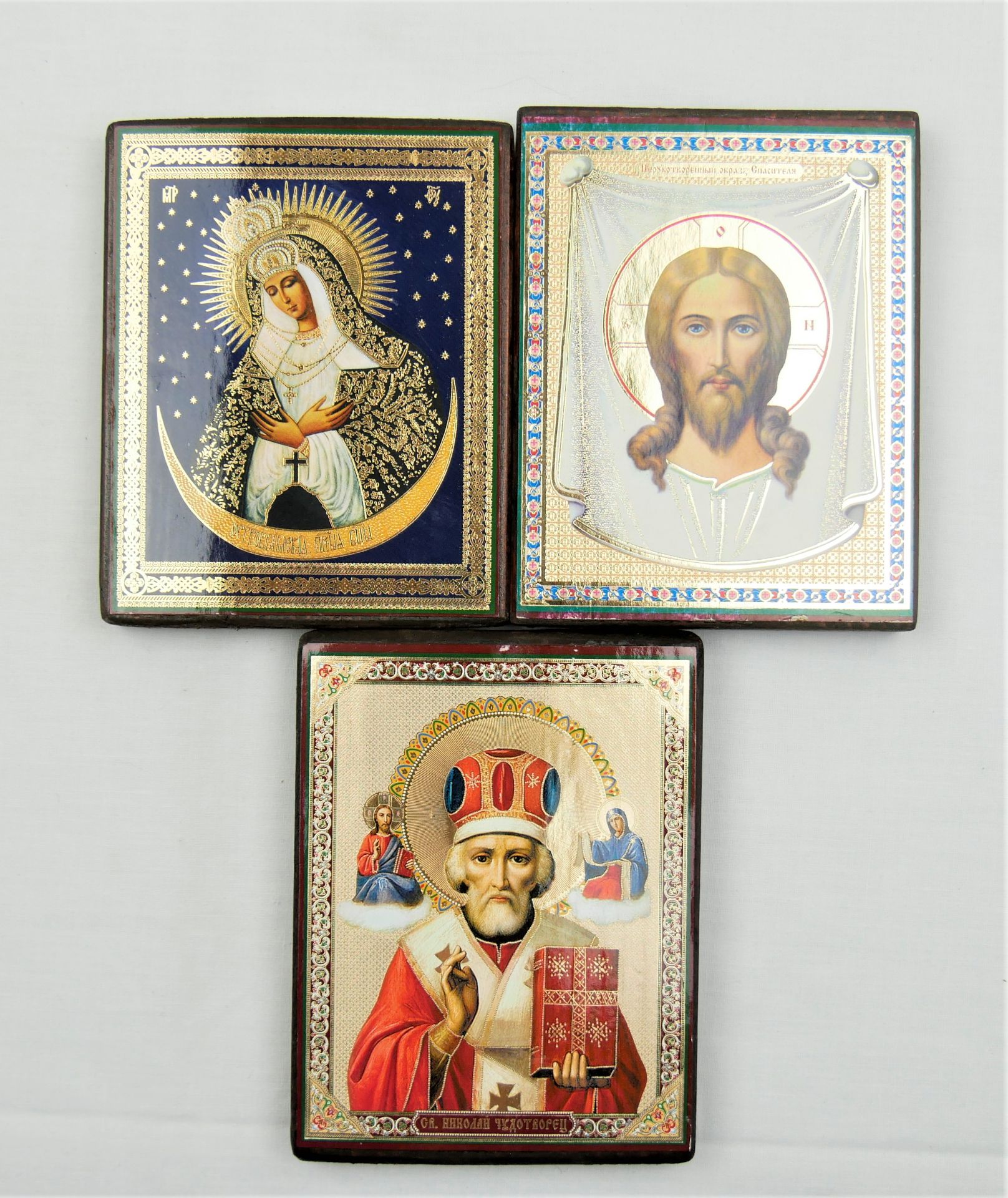 3 Ikonen, Nachbildungen, auf Holzplatte. Maße: 12x9,5 cm. Guter Zustand, verschiedene Motive.