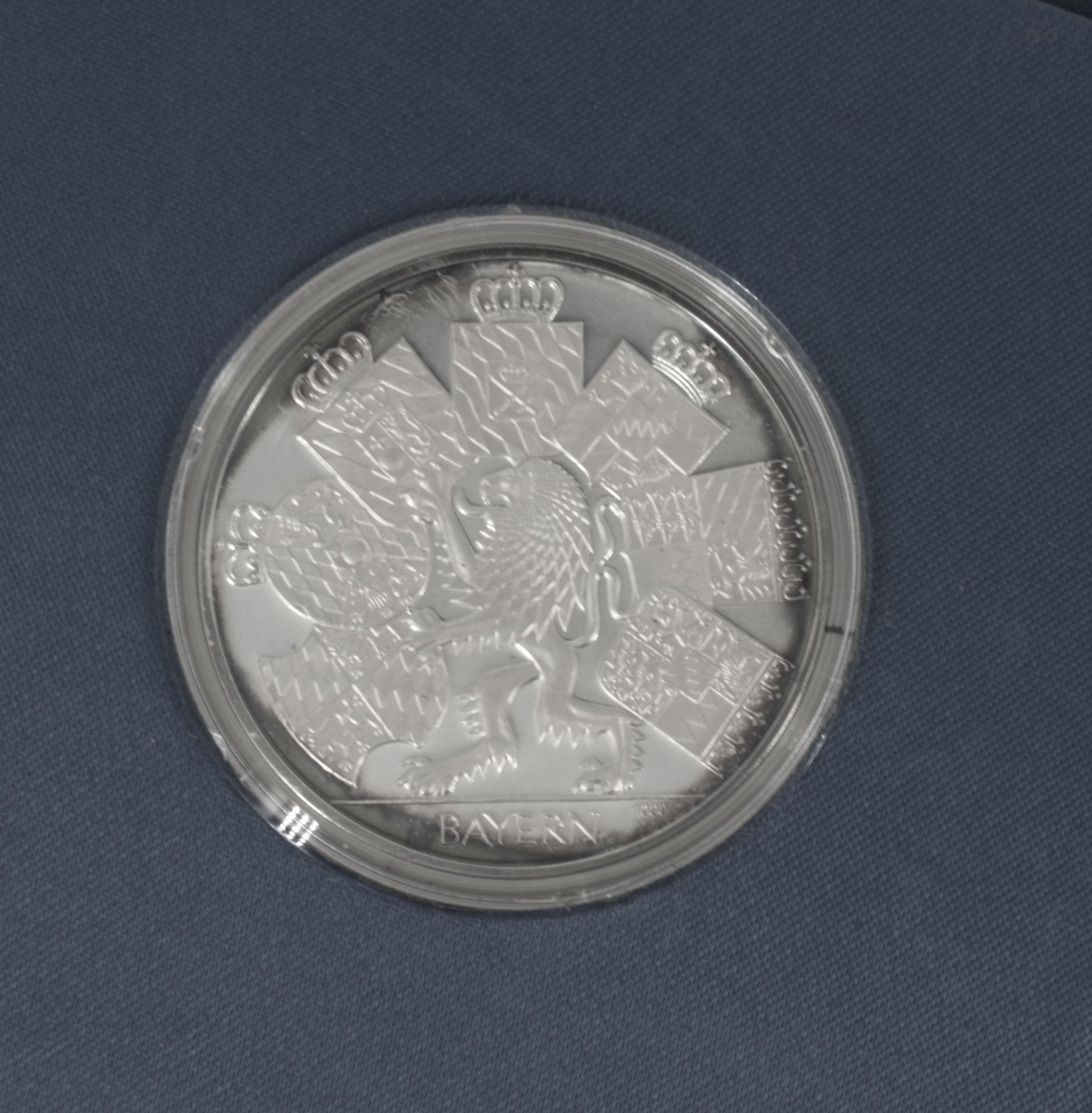 Bayern, Silbermedaille Wittelsbach Stiftung. Silber 1000, Gewicht: ca. 40 g, Durchmesser: ca. 45 mm.