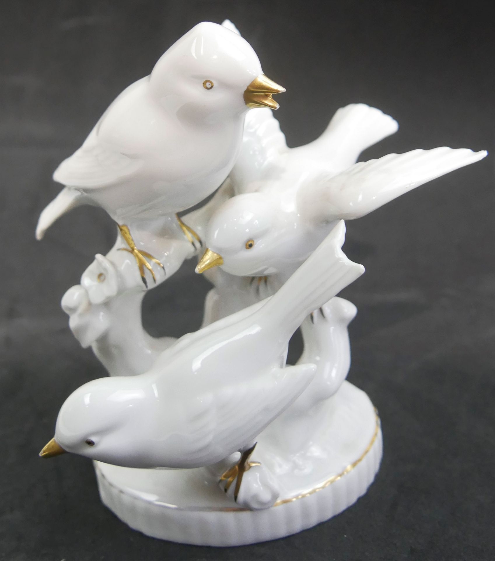 Gerold Porzellanfigur "3 Vögel", mit Teilvergoldung. Höhe ca. 15 cm - Bild 2 aus 5