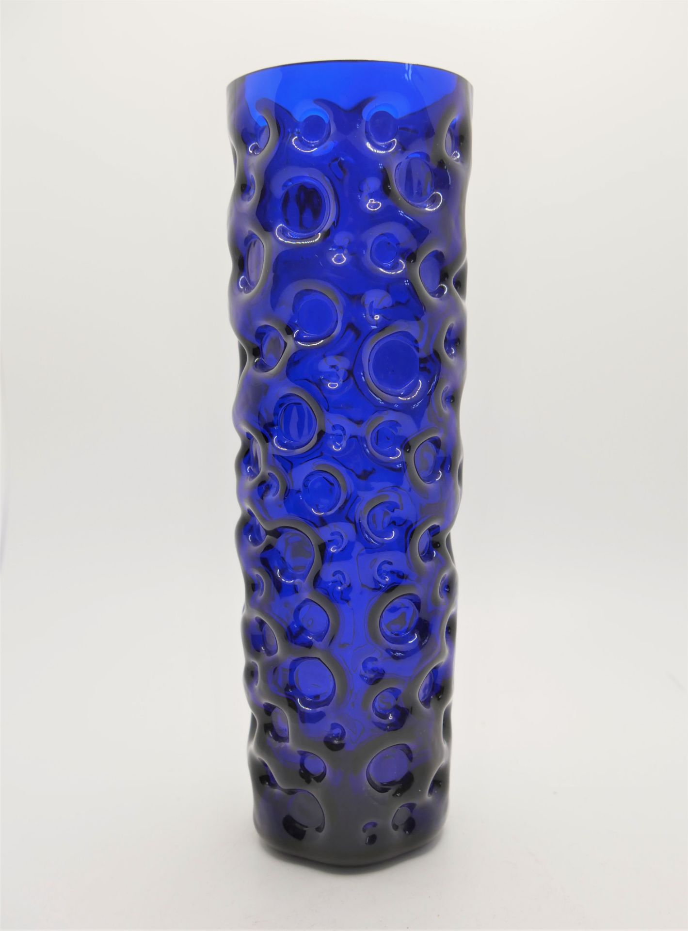 Glasvase, blau, wohl Böhmen. Höhe ca. 24 cm. Guter Zustand.