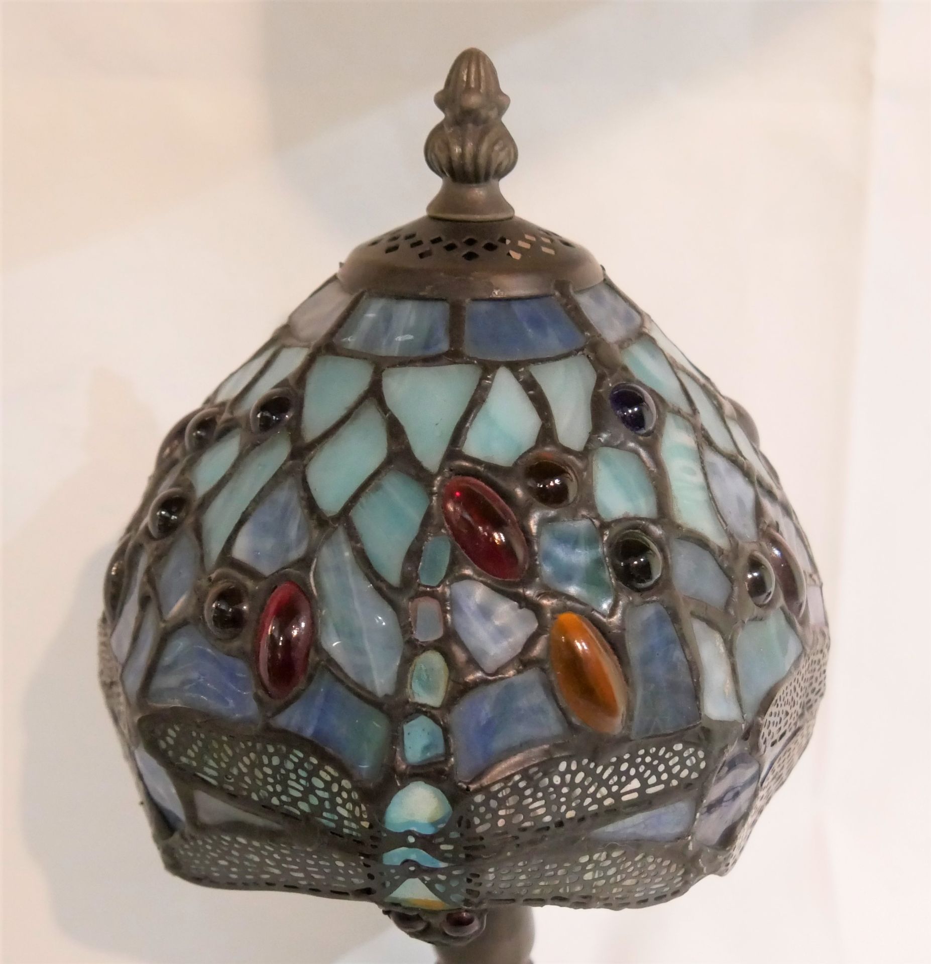 Tischlampe im Tiffany Stil "Libellenlampe". Höhe ca. 28,5 cm - Bild 3 aus 3
