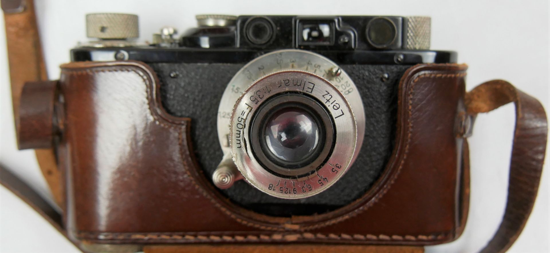 Leica Kamera Ernst Leitz Wetzlar D.R.F. No. 96727, Objektiv aussen beschädigt. In der Original - Image 4 of 4