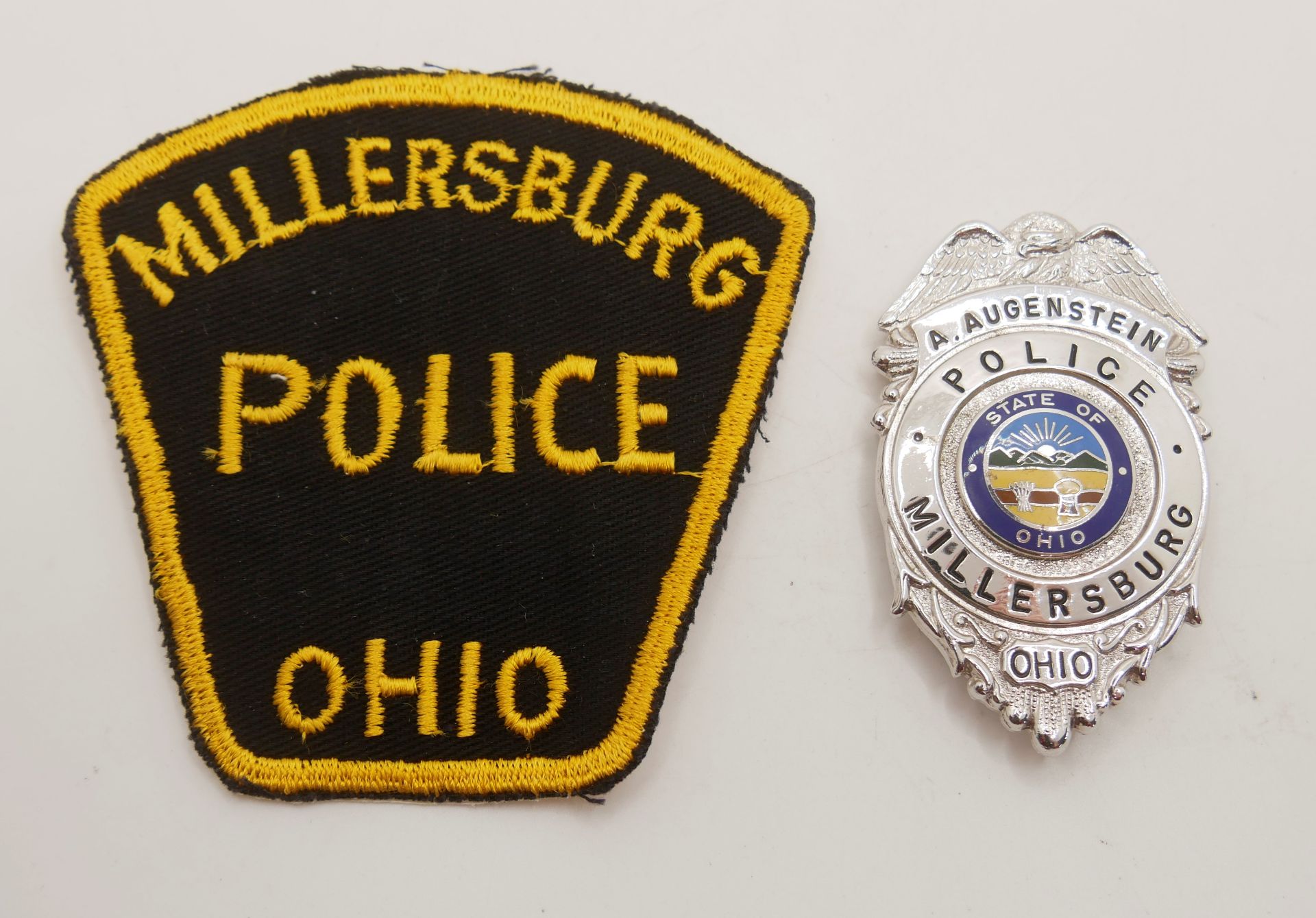 Aus Sammelauflösung! Aufnäher / Patches sowie 1 Marke "Millersburg Police Ohio" insgesamt 2 Stück.
