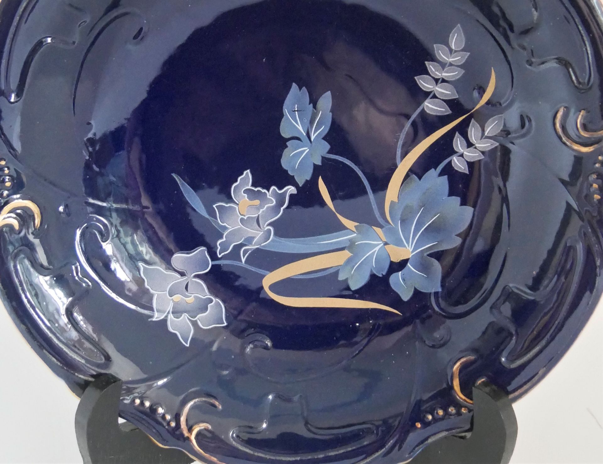 Porzellan Teller Crown Royal mit Goldmalerei und Kobalt-blau. Leichte Gebrauchsspuren. Durchmesser - Bild 2 aus 3