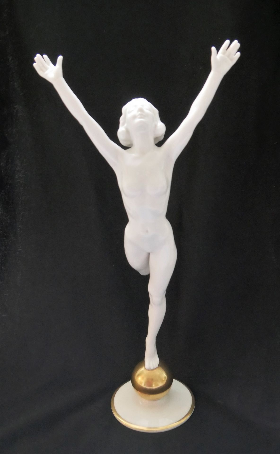 Hutschenreuther Porzellanfigur "Sonnenkind" von Karl Tutter (1883-1969). Gemarkt mit Hutschenreuther - Bild 2 aus 5