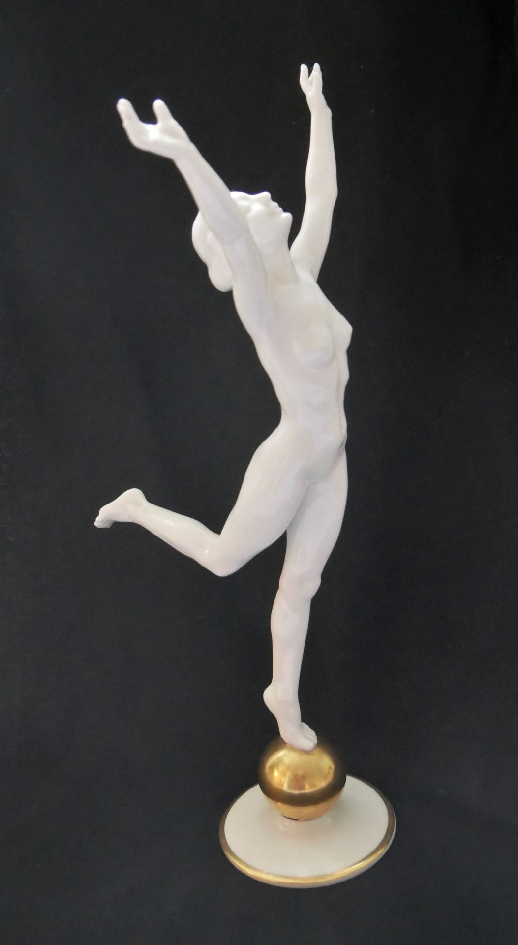 Hutschenreuther Porzellanfigur "Sonnenkind" von Karl Tutter (1883-1969). Gemarkt mit Hutschenreuther