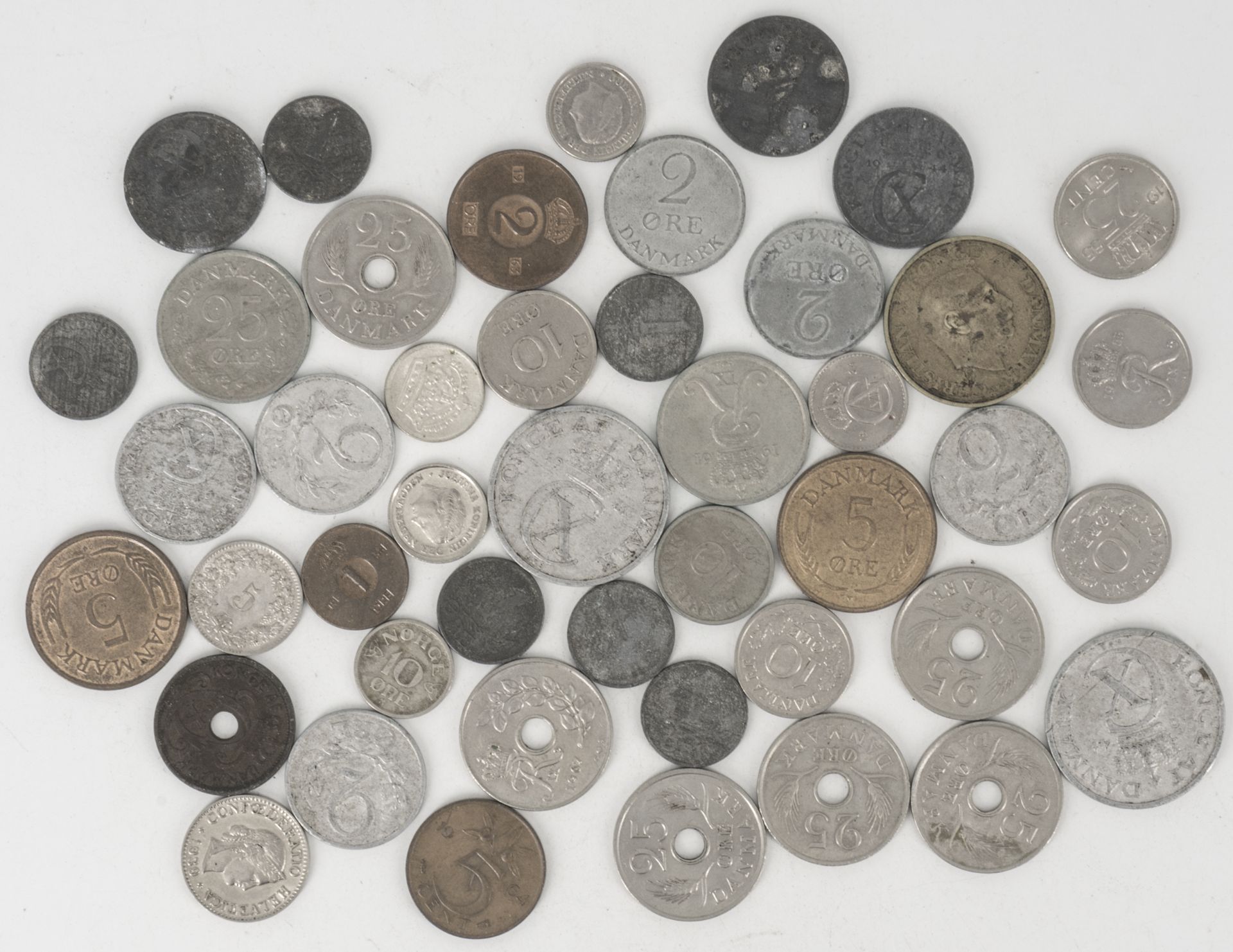 Lot Münzen aus Dänemark, Schweden und Norwegen.