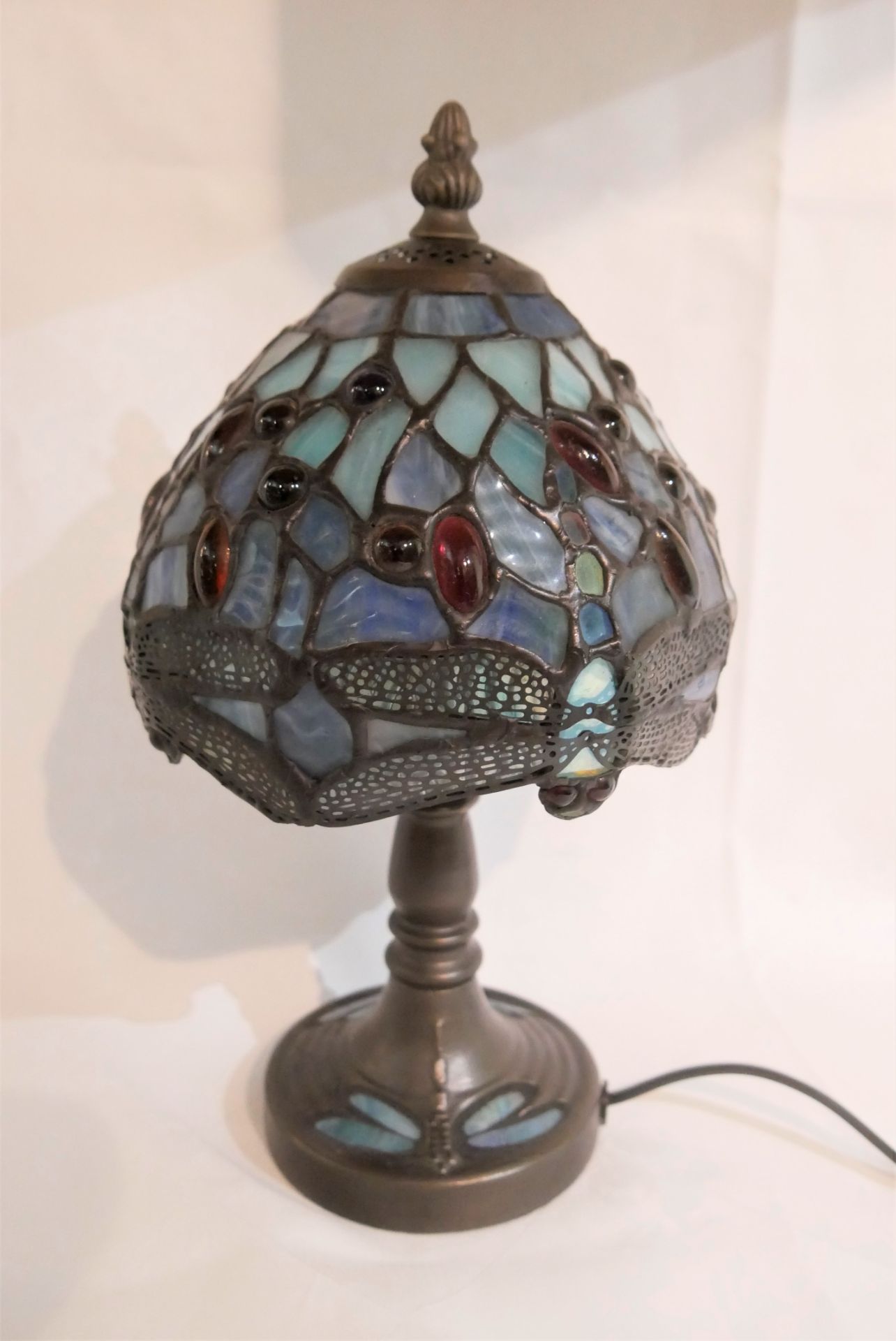 Tischlampe im Tiffany Stil "Libellenlampe". Höhe ca. 28,5 cm - Bild 2 aus 3