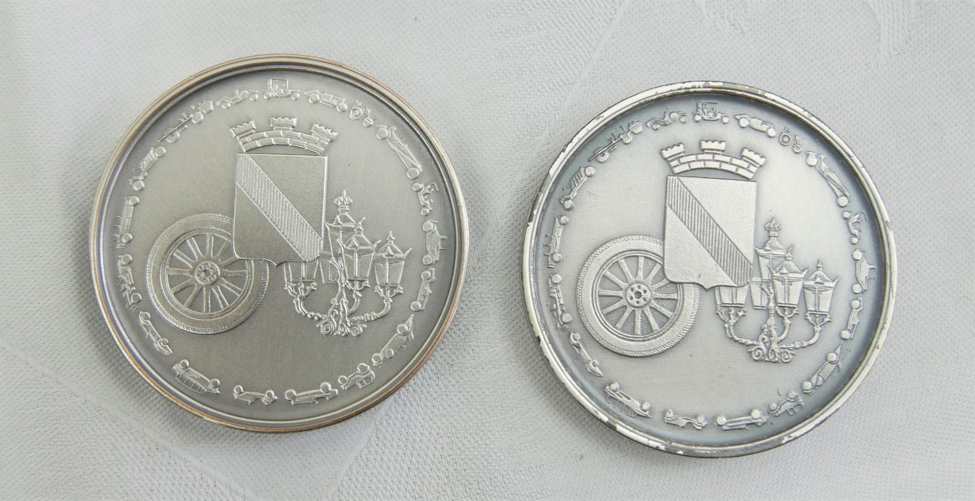 Lot Medaillen "Automobiltage Baden Baden" mit den Jahrgängen: 1992, 1993, 1996, 1997, 1998, 1999, - Bild 3 aus 3