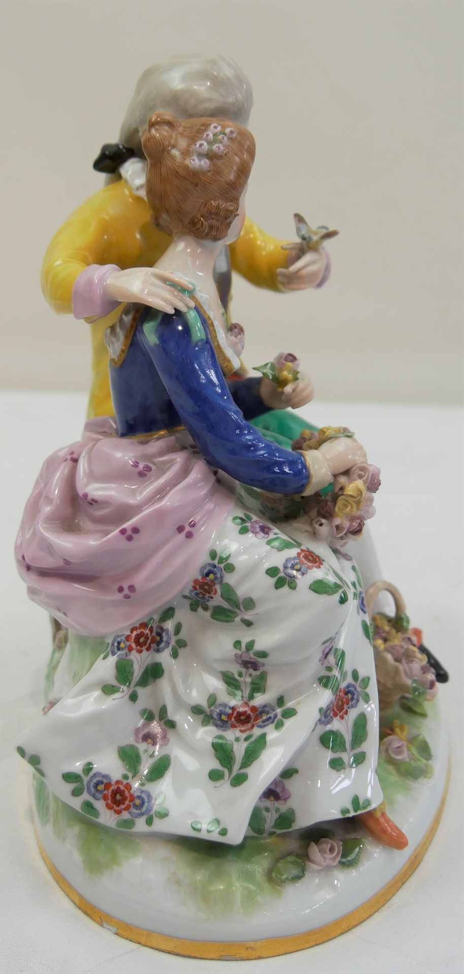 BPM Porzellanfigur "Charmante Szene", üppige, fein bemalte Figur. Höhe ca. 23 cm, Breite ca. 21 cm - Bild 2 aus 4