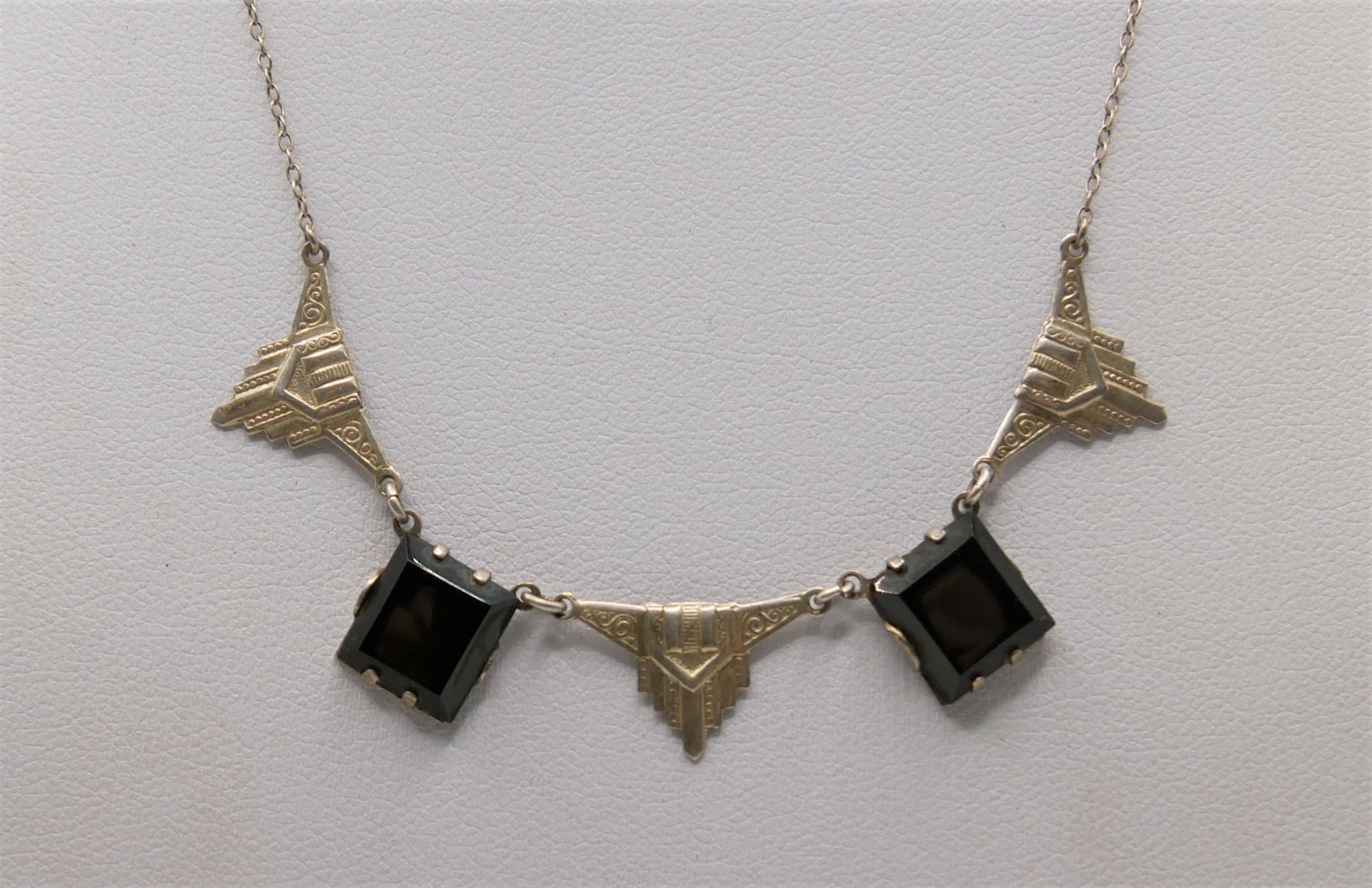 kleines Art Deco Collier, 800er Punze. - Bild 2 aus 2