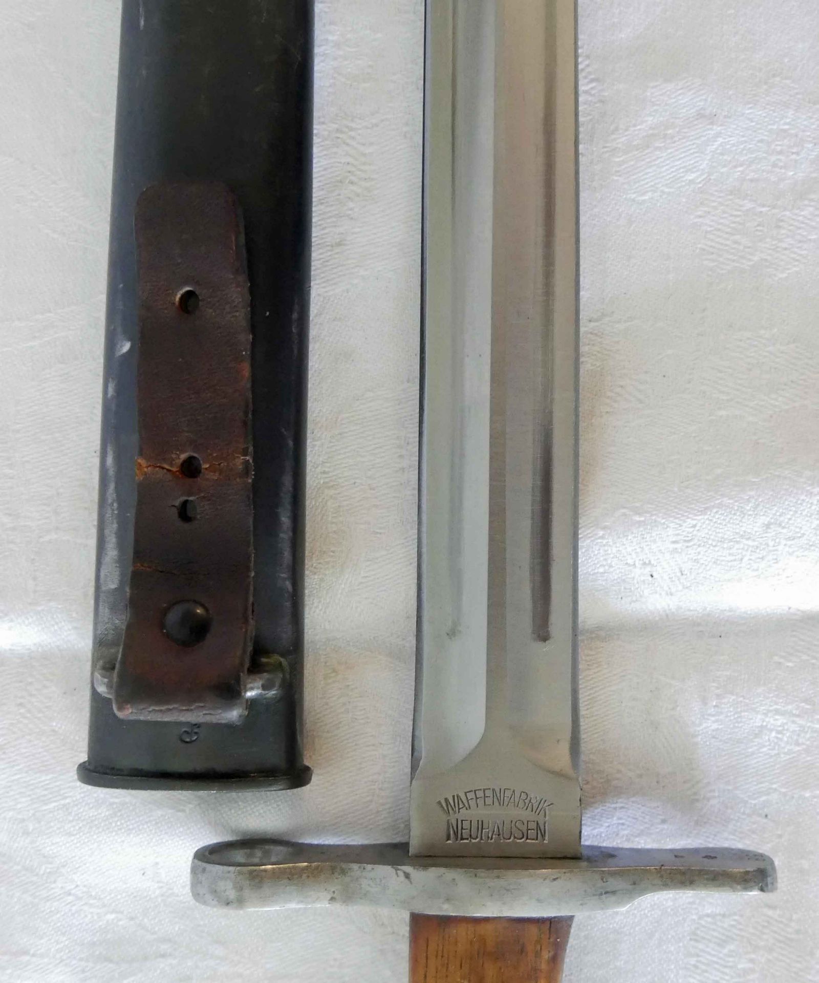 Schweiz Bajonett M1918, Waffenfabrik Neuhausen. Klinge zweischneidig. Klingenlänge: ca. 30 cm. - Bild 5 aus 5