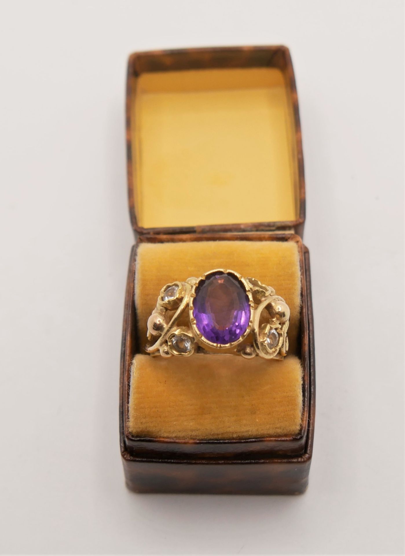 älterer Silber vergoldeter Ring mit Amethyst, Zirkonia. Ringgröße 55